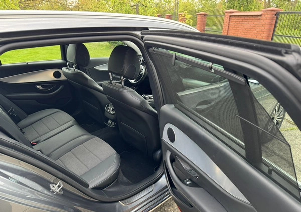 Mercedes-Benz Klasa E cena 149900 przebieg: 76000, rok produkcji 2019 z Łaskarzew małe 667